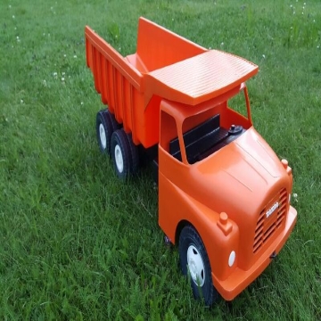 Tatra 148 oranžová